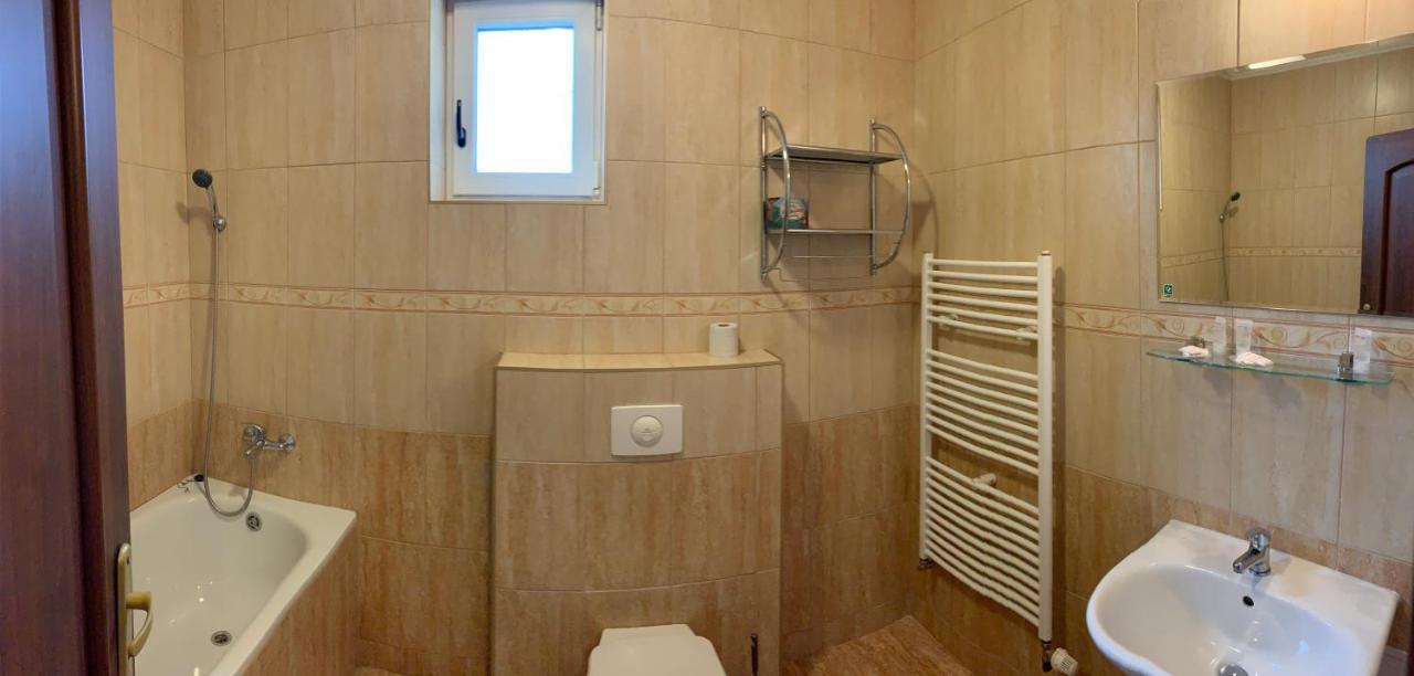 Hotel Tatra Malacky Bagian luar foto